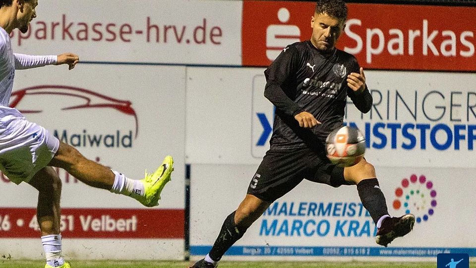 Ebrahim Omayrat (r.) wechselt zum Oberligisten 1.FC Monheim