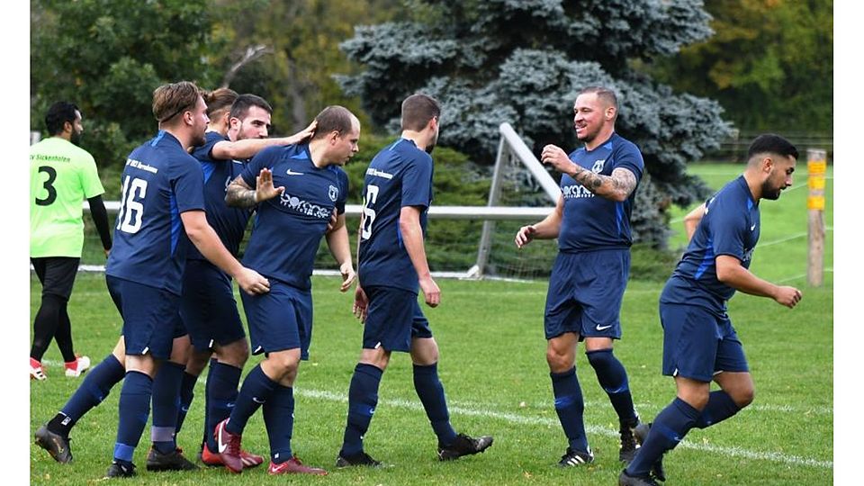 Will in der neuen Saison als Spielertrainer mit dem FSV Groß-Zimmern jubeln: Mario Moretti (rechts).	Foto: Jens Dörr