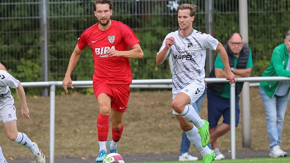 Dominik Kuck (l.) muss mit dem TuS Dornberg in Minden ran.
