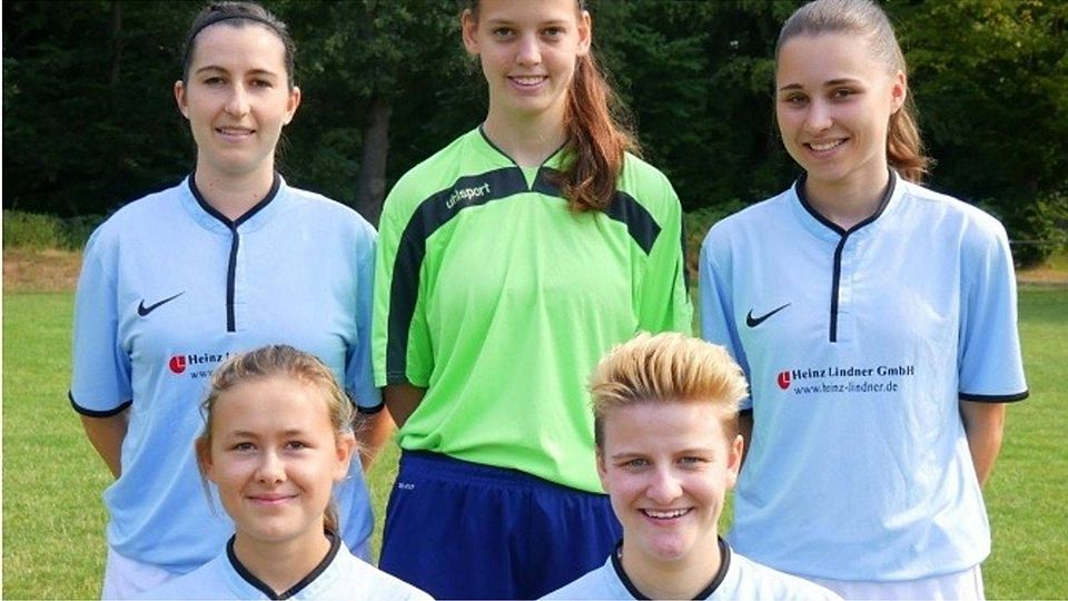 Stehen neu im Team der Spvgg Ost (hinten von links): Jessica Rometsch, Giulia Titze, Lisa Kröper; (vorne von links): Natalie Wicke, Mirja Suckut. Foto: Spvgg Ost