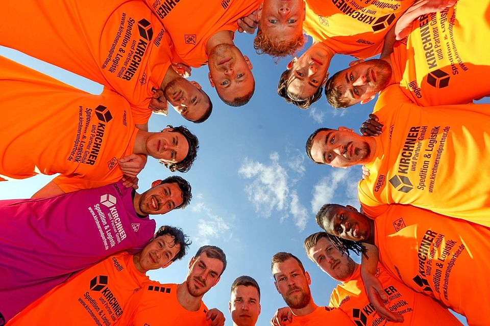 Yankhoba Soumare hat sich beim FC Bierstadt eingelebt - er bringt sich als Spieler der Ersten aber auch als Jugendtrainer im Verein ein. Nun muss er zurück in den Senegal.