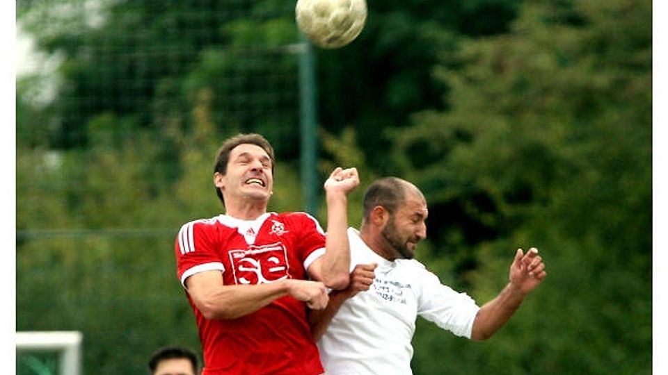 Auf eine Pokal-Überraschung hoffen Gökhan Ayranci (rechts) und der TFC Inter Troisdorf gegen den SV Deutz 05.  Foto: Henry