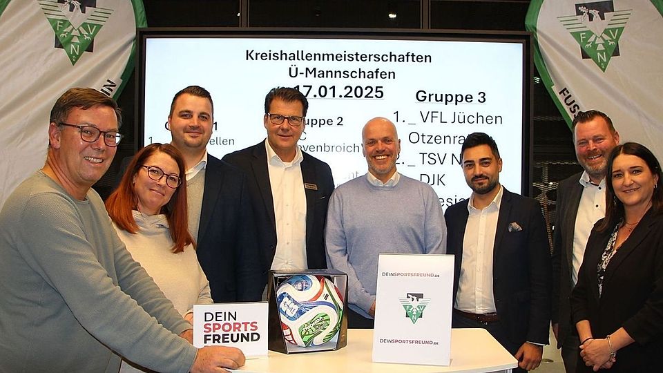 Daniela Dohmen (2. von links) bei der Ausloung zur Hallenkreismeisterschaft.