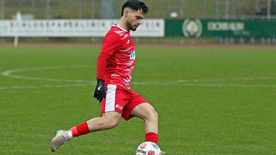 Zwei Tore für die Statistik – mehr nicht: Wormatias Mittelfeldspieler Mert Özkaya konnte trotz eines Doppelpacks die 2:6-Pleite seiner Mannschaft beim FV Engers nicht verhindern.	Foto: Christine Dirigo/pakalski-press