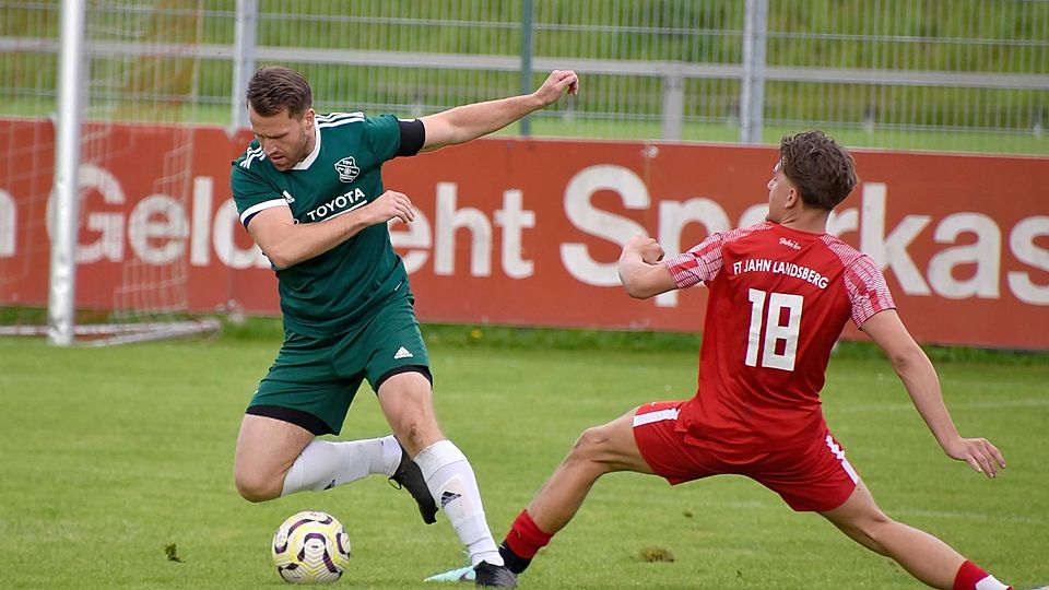 Fußball Kreisliga TSV Moorenweis in grün gegen Jahn Landsberg in rot