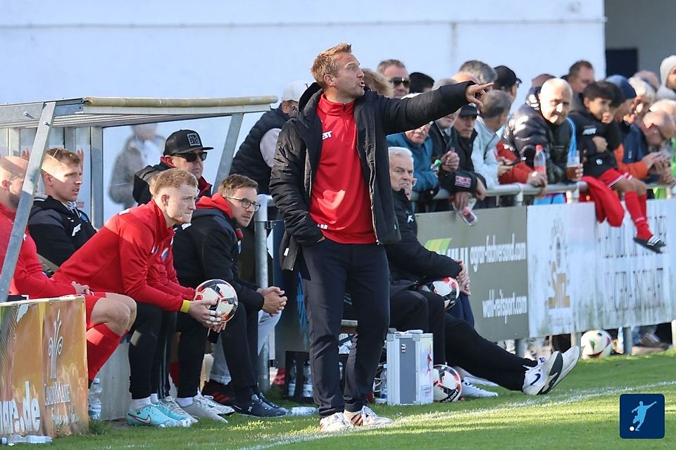 Andreas Maier (vorne) gibt beim TSV Kottern auch über das Saisonende hinaus die Kommandos.