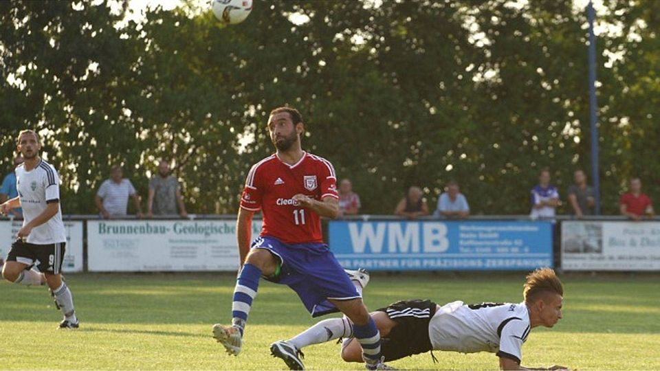 Nabil Daouri (in rot-blau) kehrt zum Nietlebener SV Askania zurück.           F: Rinke