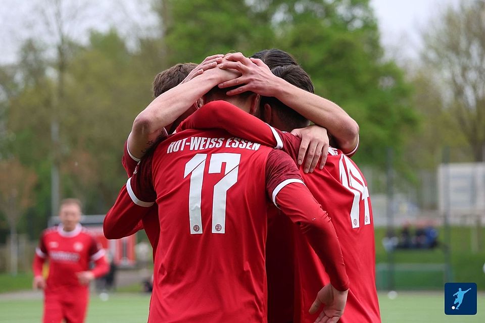 RWE kam in der ersten Hälfte gar nicht aus dem Jubeln heraus. RWE kam in der ersten Hälfte gar nicht aus dem Jubeln heraus.