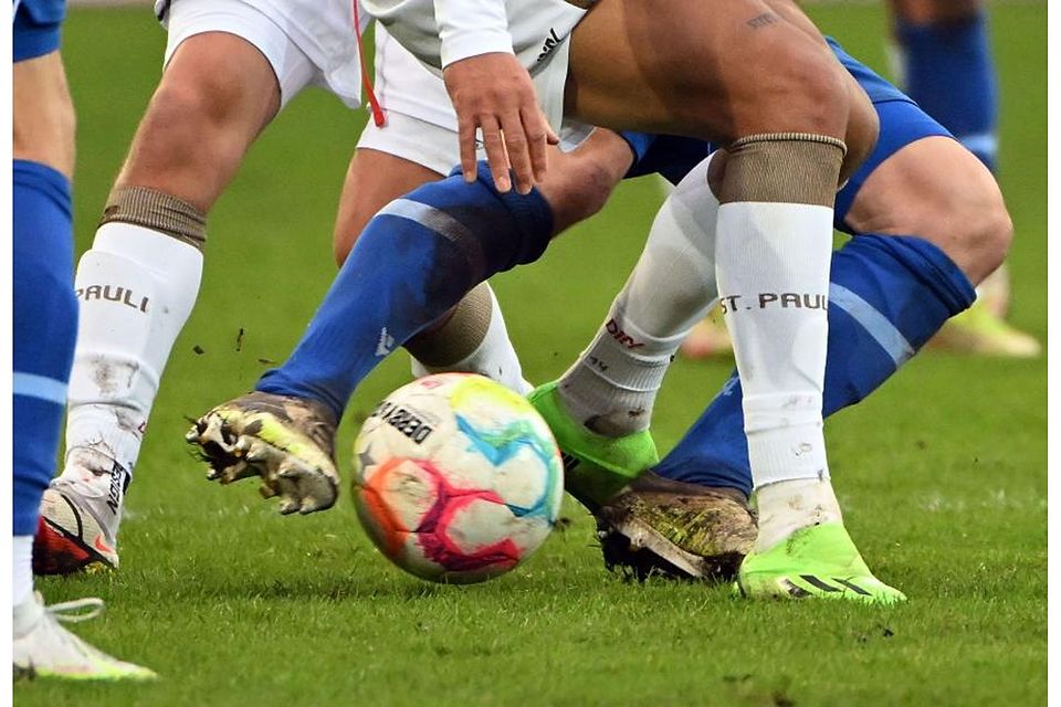 Der FSV Rimbach strebt in der Fußball-A-Liga gegen die SG Hammelbach/Scharbach Saisonsieg Nummer elf an. (Symbolbild) Foto: Uli Deck/dpa Der FSV Rimbach strebt in der Fußball-A-Liga gegen die SG Hammelbach/Scharbach Saisonsieg Nummer elf an. (Symbolbild) Foto: Uli Deck/dpa