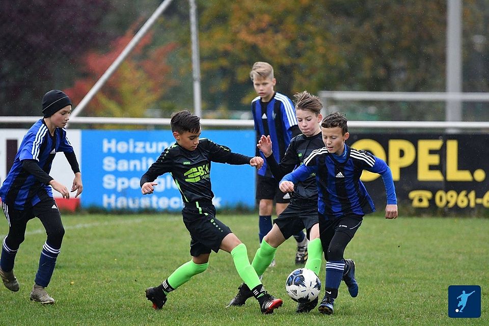 Durchwachsene Bilanz der Juniorenmannschaften der SpVgg SV Weiden (in schwarz-blau) am vergangenen Wochenende.