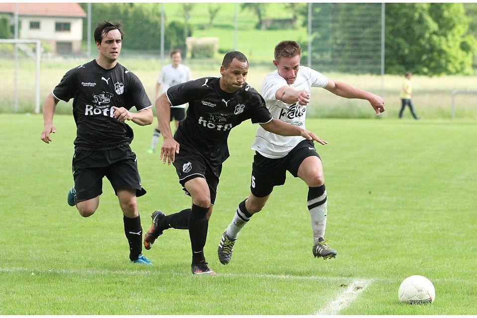 Der Mitte-Vizemeister SV Müs gewann vor 300 Zuschauern sein Heimspiel gegen Nord-Vertreter SG Aulatal mit 2:1. 	Foto: Görlich