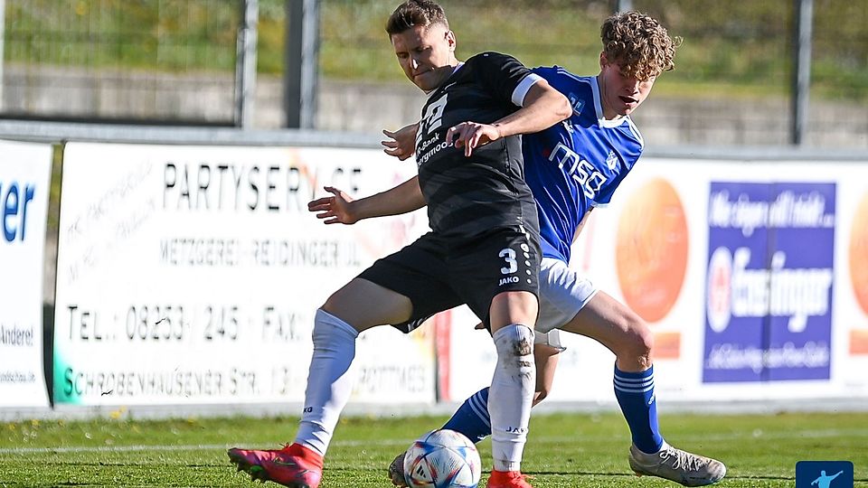 Matthias Ostrzolek (am Ball) hat sich dem TSV Schwaben Augsburg angeschlossen 