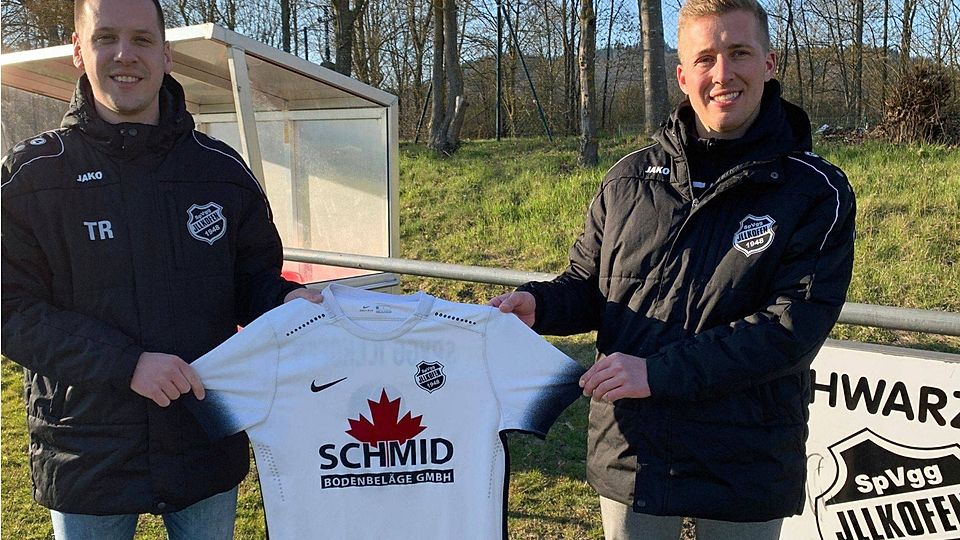 Der sportliche Leiter Florian Rosenmüller (r.) freut sich über die Verpflichtung von Philipp Strauß als neuen Trainer der SpVgg Illkofen. 