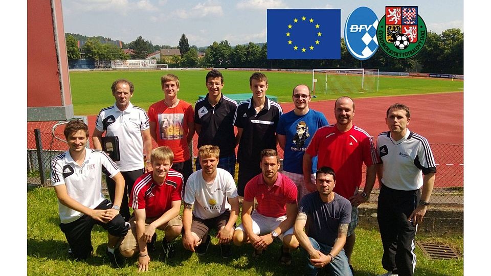 Die Teilnehmer der Trainerausbildung mit dem Lehrgangsleiter Daniel Schneider (re.).