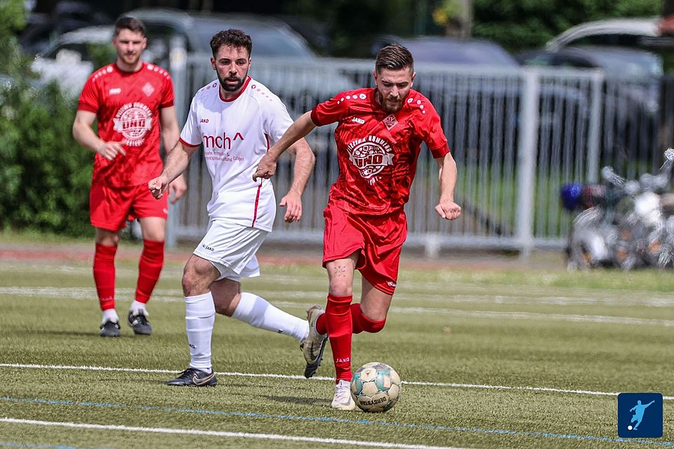 Dennis Sänger (vorne) markierte nach starkem Dribbling das 2:0 in der Nachspielzeit.