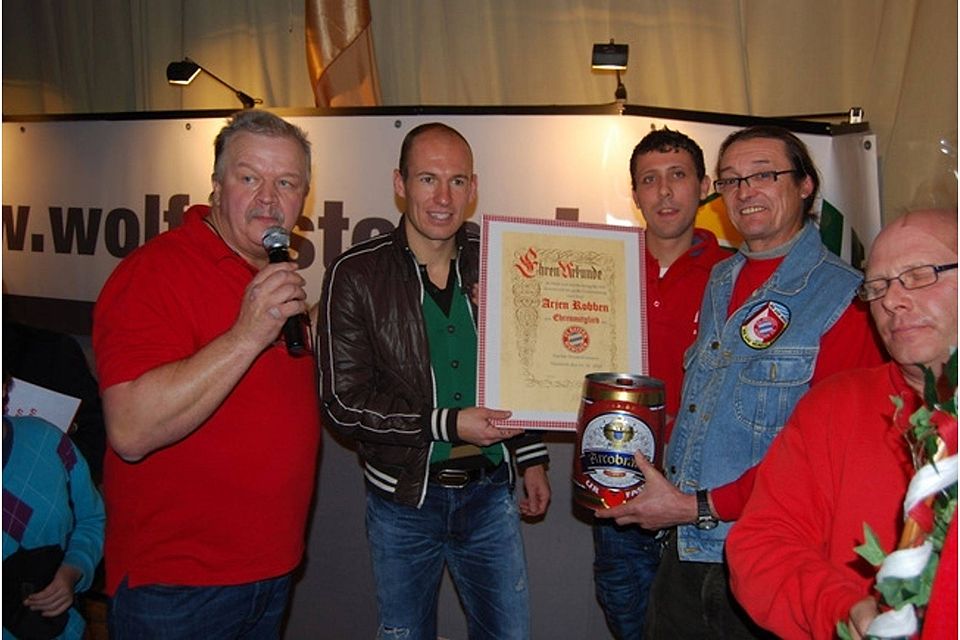 Arjen Robben ist ab sofort Ehrenmitglied beim Bayernfanclub Thundorf 98.  Foto: Nagl