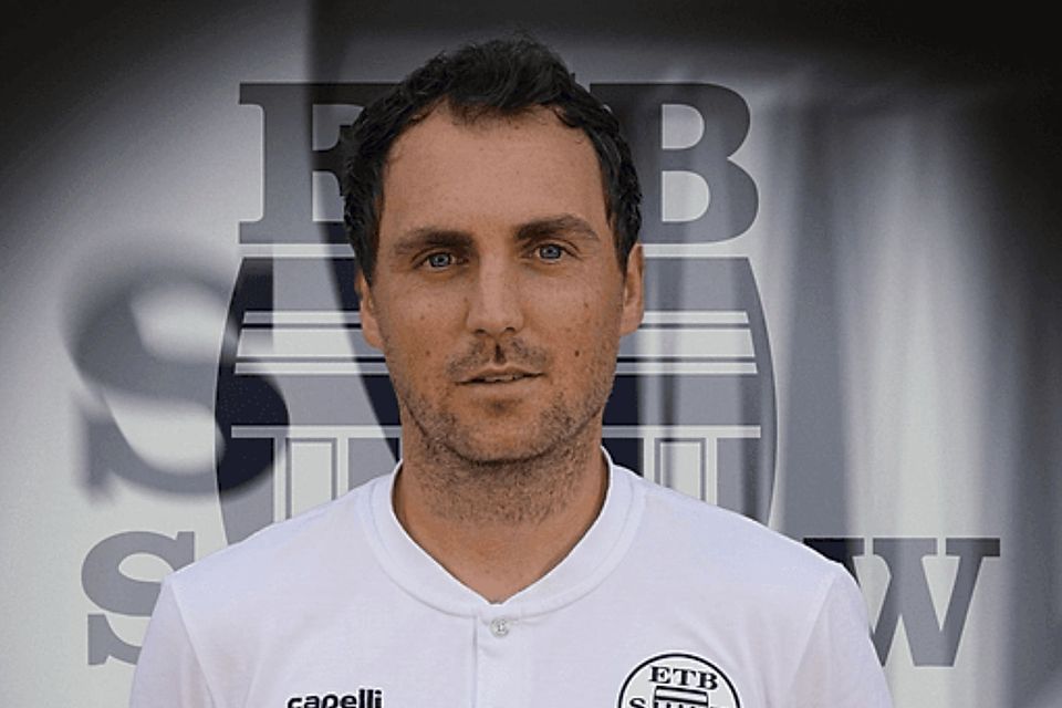 Julian Stöhr ist zumindest bis zum Saisonende neuer Chefcoach beim ETB Schwarz-Weiß. Julian Stöhr ist zumindest bis zum Saisonende neuer Chefcoach beim ETB Schwarz-Weiß.