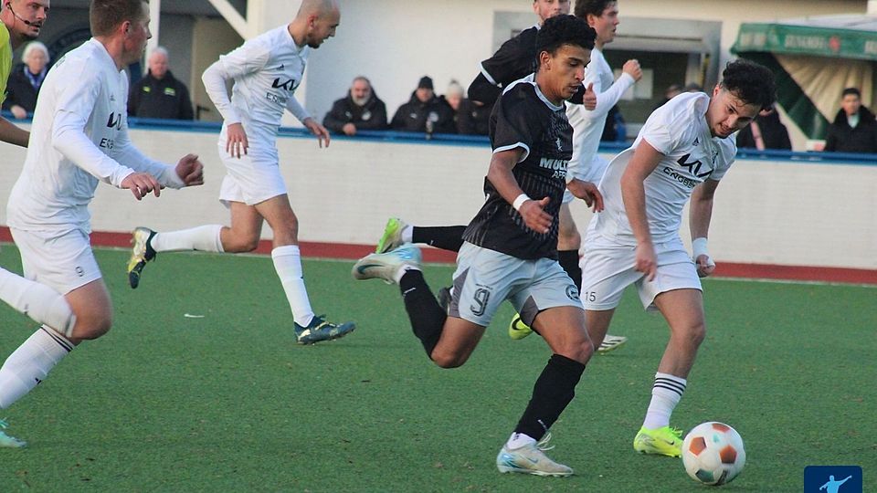 In der vergangenen Saison trafen Disteln und Brünninghausen zum ersten Mal aufeinander. Es gab jeweils ein 3:2-Heimsieg. Dieses Mal wurden die Punkte geteilt.