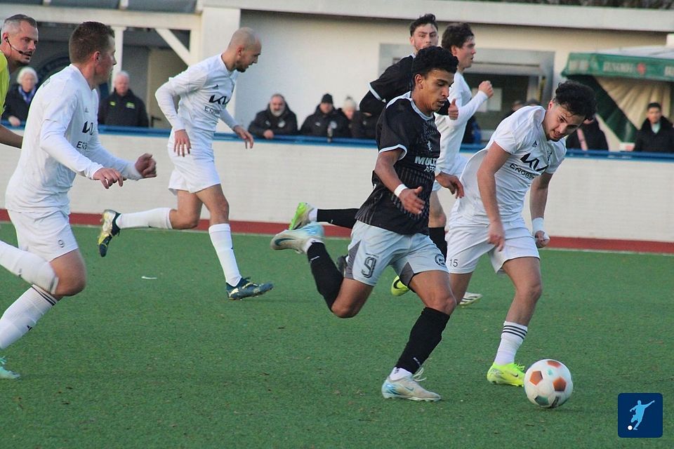 In der vergangenen Saison trafen Disteln und Brünninghausen zum ersten Mal aufeinander. Es gab jeweils ein 3:2-Heimsieg. Dieses Mal wurden die Punkte geteilt.