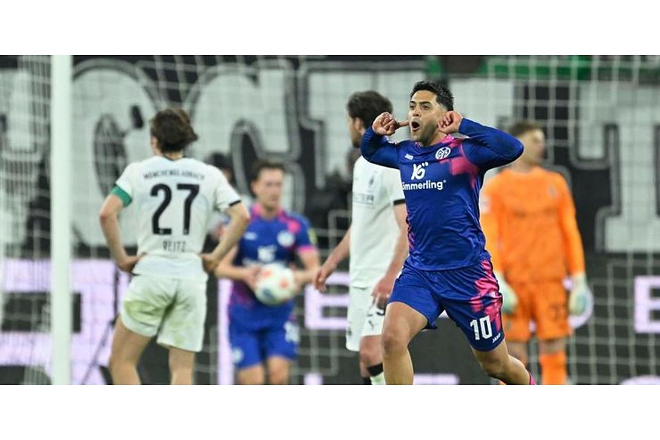 Jubelt über seinen Ausgleichstreffer und das Mechtsheimer Meisterstück: Mainz-05-Star Nadiem Amiri. Foto: Ulrich Hufnagel/dpa