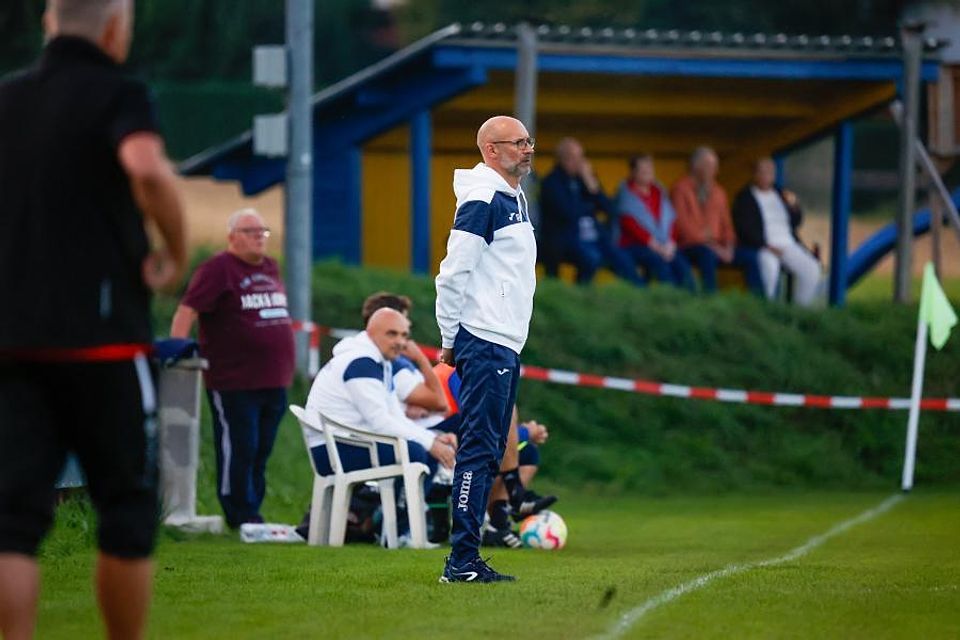 Hummetroths Coach Richard Hasa warnt vor dem kommenden Gegner VfB Ginsheim.