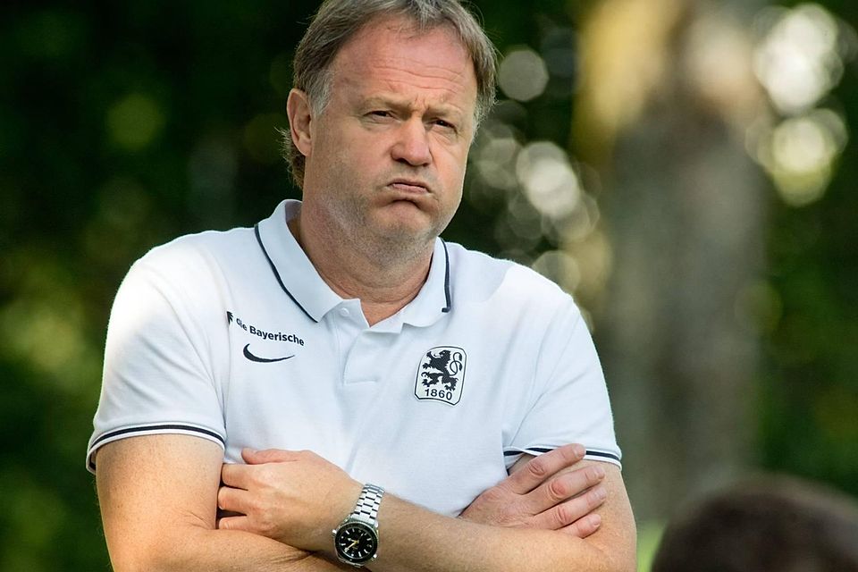 Zwei Platzverweise für seine Junglöwen musste Frank Schmöller, einst Trainer des SV Pullach, ertragen.