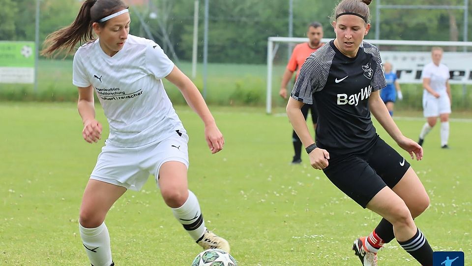 Die Rudertingerinnen um Melanie Ebner (am Ball) treffen am Wochenende auf den Tabellenzweiten aus Thenried.