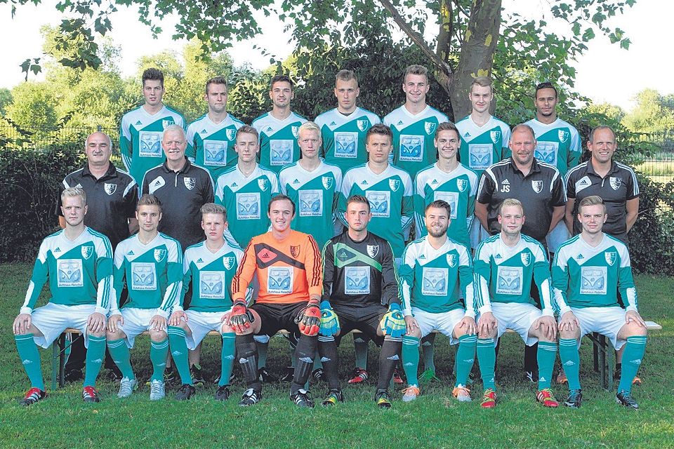 Breit aufgestellt: der Bezirksliga-Kader des FSV Neunkirchen-Seelscheid Foto: Bröhl