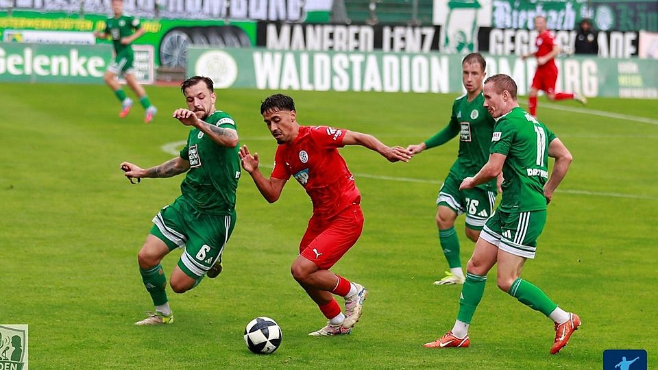 Die Walldorfer (rot) wollen am Freitag ihre kleine Serie gegen Freiberg ausbauen.