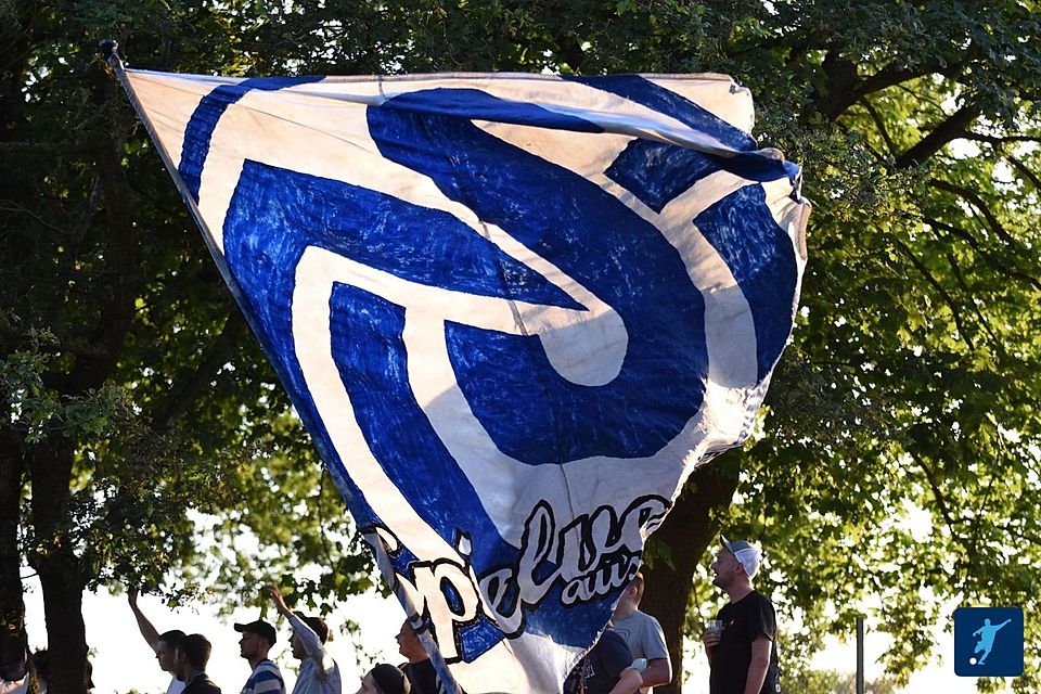 Der MSV Duisburg kann in Gütersloh auf die zahlreiche Unterstützung der eigenen Anhänger setzen. Der MSV Duisburg kann in Gütersloh auf die zahlreiche Unterstützung der eigenen Anhänger setzen.