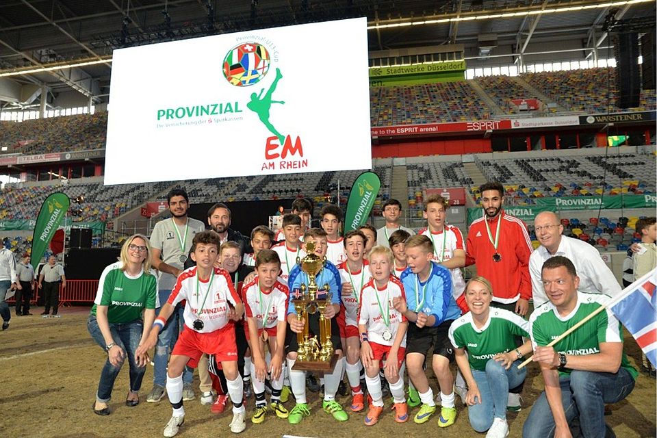 Die 1. Jugend-Fußball-Akademie Düsseldorf gewinnt den Provinzial-U13-Cup. F: Provinzial