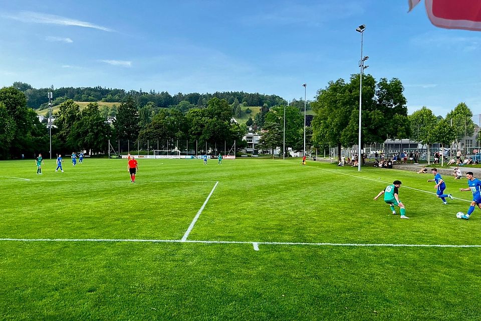 Veltheim gewinnt und bleibt im Aufstiegsrennen.
