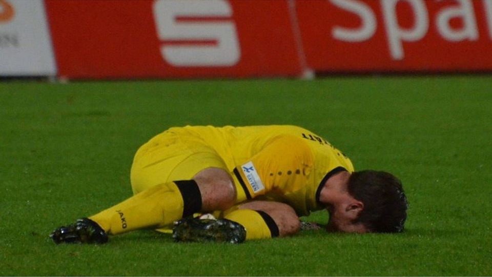 Schwer verletzt hat sich Thomas Bauer nach (!) der Partie in Burghausen. F: Megapix