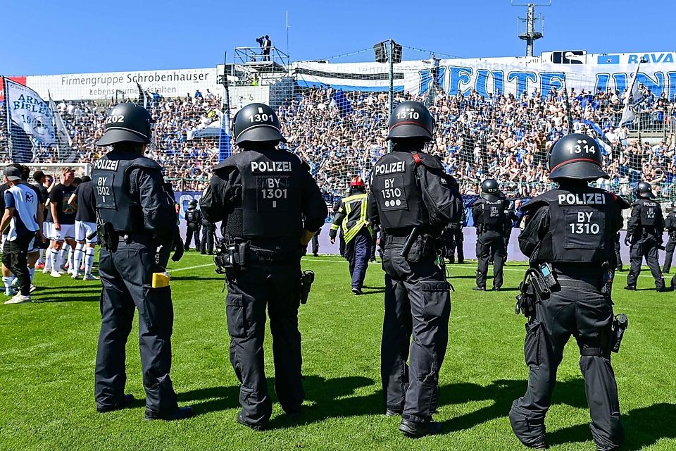 Unterhaching Bielefeld Fans