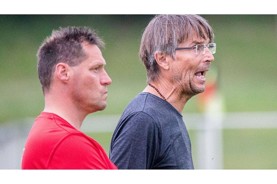 Nur noch sieben Spiele als Trainer für Nattheim im Einsatz: Werner Stutzmann (rechts). Foto: Markus Brandhuber (HZ)