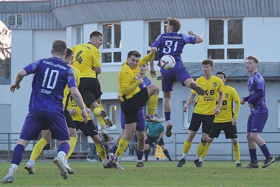 Der FC Amberg und der TSV Kareth-Lappersdorf sind zurück in der Landesliga. Der FC Amberg und der TSV Kareth-Lappersdorf sind zurück in der Landesliga.