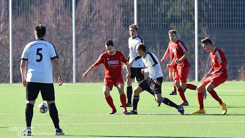 Im Vorjahr setzte sich Gastgeber Spiegelberg (rote Trikots) durch. 