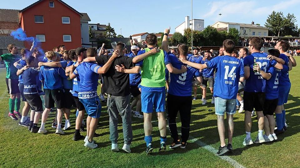 Der FSV Abenheim feiert inbrünstig die Rückkehr in die A-Klasse - un das zum 100. Geburtstag des Vereins.