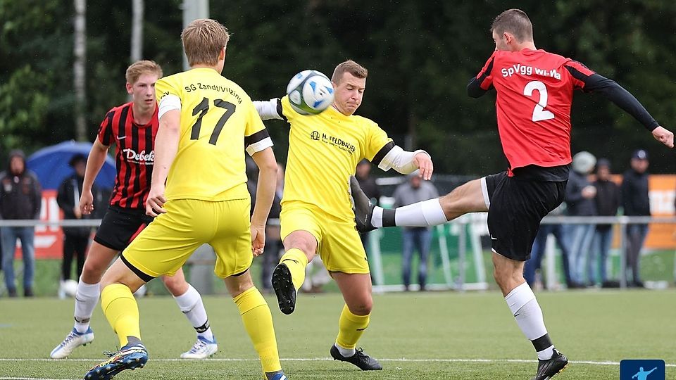 Auf dem Vilzinger Kunstrasenplatz sind die Rollen am Sonntag klar verteilt.