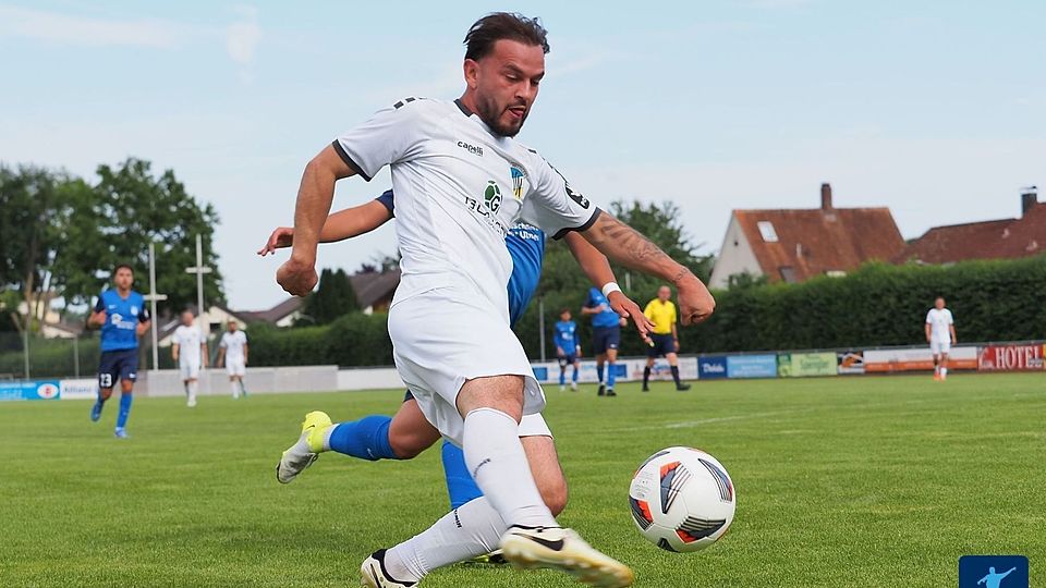 Schnürte beim 3:3-Auswärtsremis im Derby beim FC Lauingen einen Triplepack für seine SSV: Dillingens Torjäger Adonis Isufi