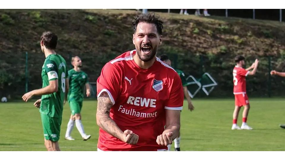 Bringt Tabellenführer SG Obere Dill in Dillbrecht mit seinem Doppelpack in Hälfte zwei auf die Siegerstraße: Hifzi Ulusoy. 7:1 heißt es am Ende gegen den FC Niederroßbach. © Lorenz Pietzsch