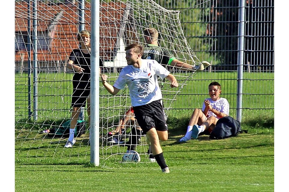 Glück für Uffing. Der Platzverweis blieb ohne Folgen.