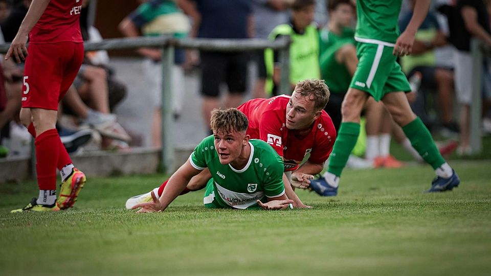 Stehaufmännchen: Michael Moser (v.) kehrt nach langer Verletzungspause in das Murnauer Aufgebot zurück.