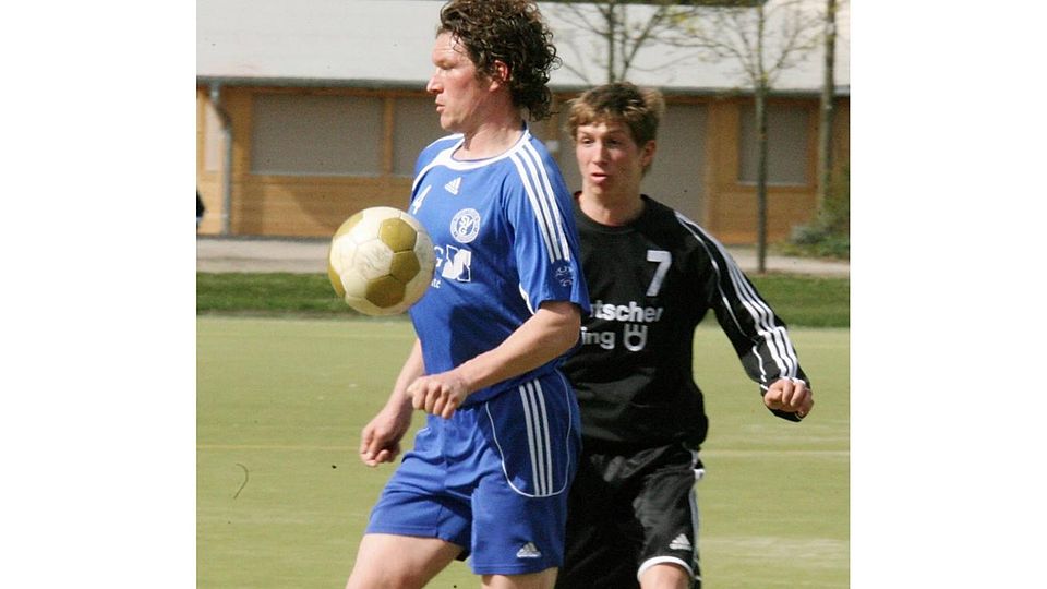 Dennis Probst (links) spielte von 2009 bis 2011 für den SV Gonsenheim. Jetzt ist er dort Co-Trainer.