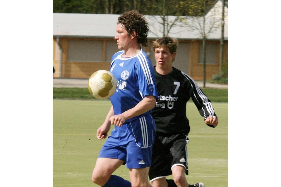 Dennis Probst (links) spielte von 2009 bis 2011 für den SV Gonsenheim. Jetzt ist er dort Co-Trainer.