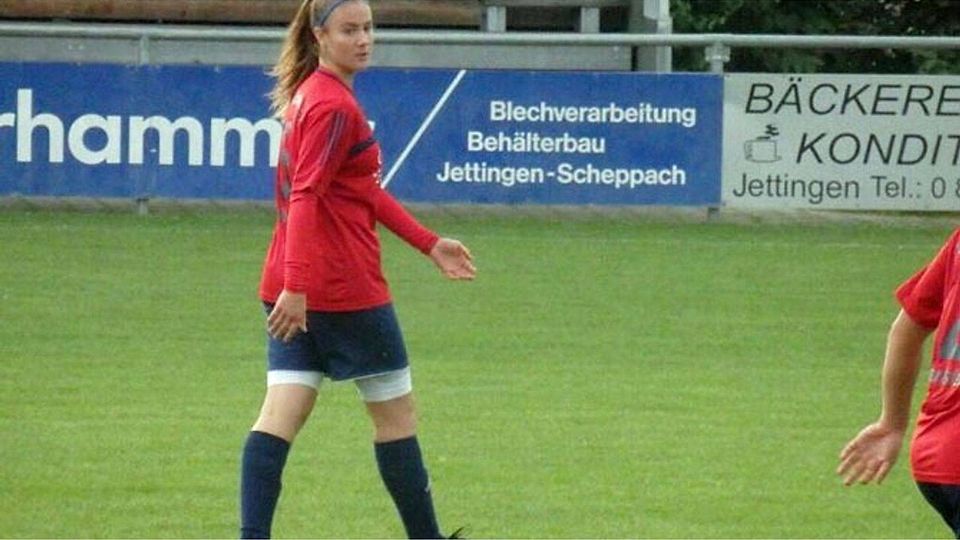 Yvonne Maliha ist sowohl bei der männlichen Karlsfelder B-Jugend, als auch bei der weiblichen U17 vom FC Bayern Stammspielerin. FOTO: MALIHA