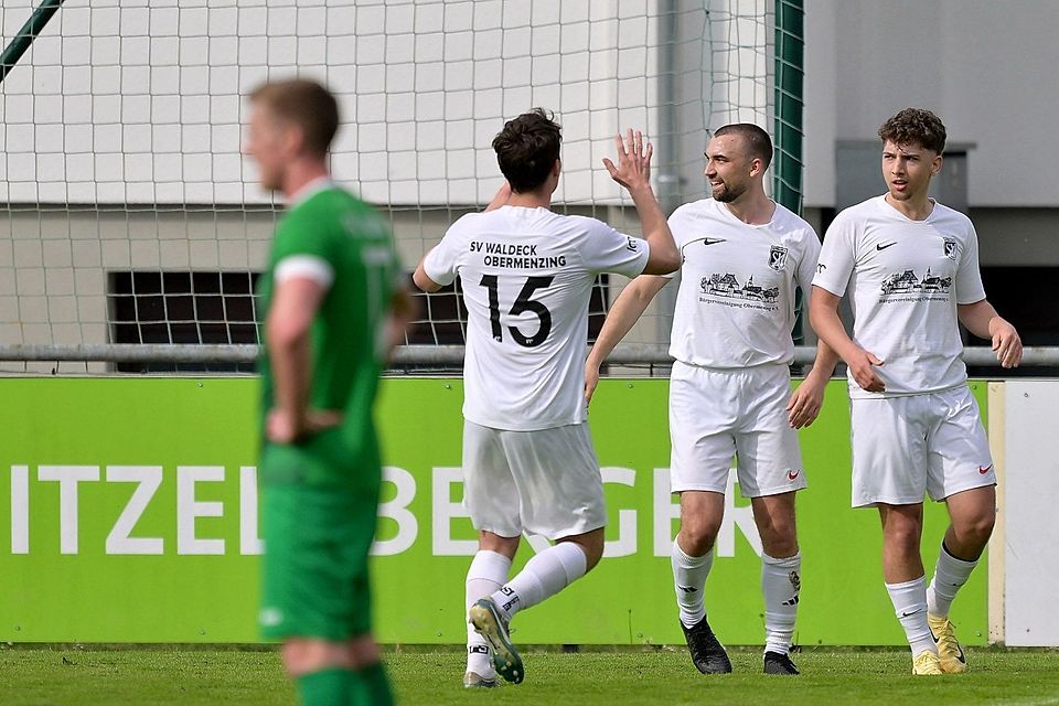 Der SV Waldeck sichert durch einen 3:1-Auswärtserfolg beim FC Gerolfing den Klassenerhalt.