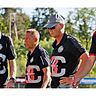 Das Trainerteam beim TSV Landsberg freut sich über den Urlaub (von rechts): Uwe Zenkner, Wolfgang Sanktjohanser (Torwarttrainer) und Christian Detmar (Co-Trainer) haben mit ihrer Mannschaft eine lange Saison hinter sich.  Foto: Julian Leitenstorfer