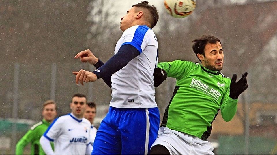 Rüchan Pehlivan (rechts) erzielte  den zweiten Treffer für den SV Bonlanden, der die Tabelle nun mit fünf Punkten Vorsprung anführt. Foto: Yavuz Dural