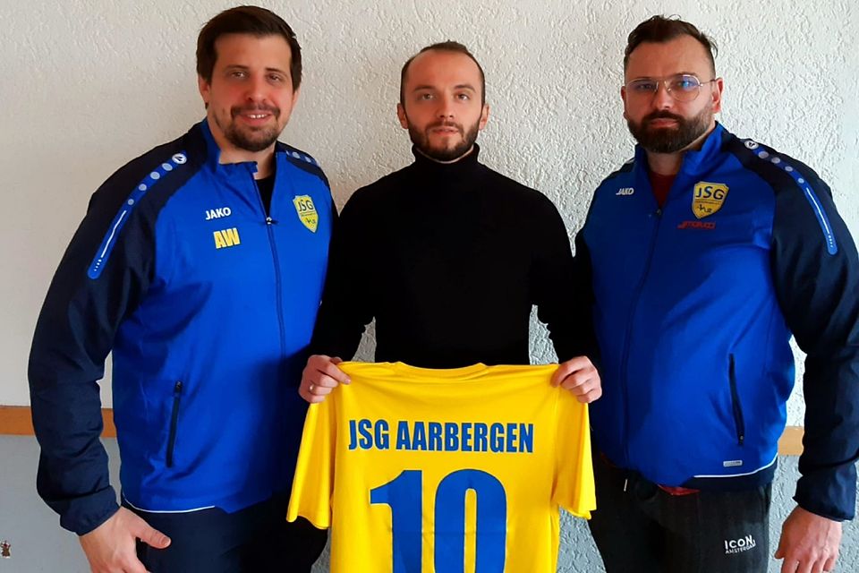 von links nach rechts: Trainer Andreas Weyl mit dem neuen spielenden Co-Trainer Mustafa Metovic und Ruben Borkowski (Abteilungsleiter)